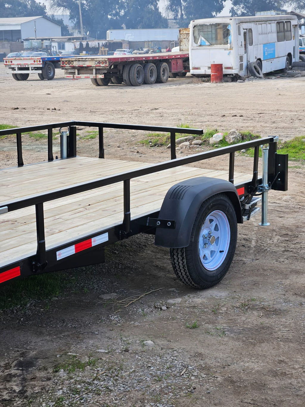 Carro de Arrastre 1.000 kg con Base de Madera – Plataforma 3 × 2 m