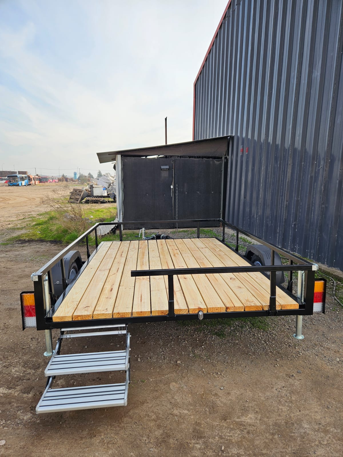 Carro de Arrastre 1.000 kg con Base de Madera – Plataforma 3 × 2 m