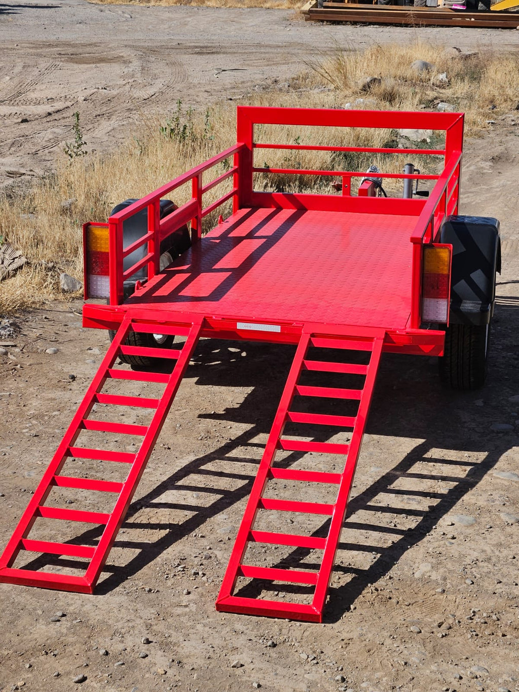 Carro de Arrastre Carga Ligera 650 kg con Rampas desmontables – Plataforma 2 × 1 m