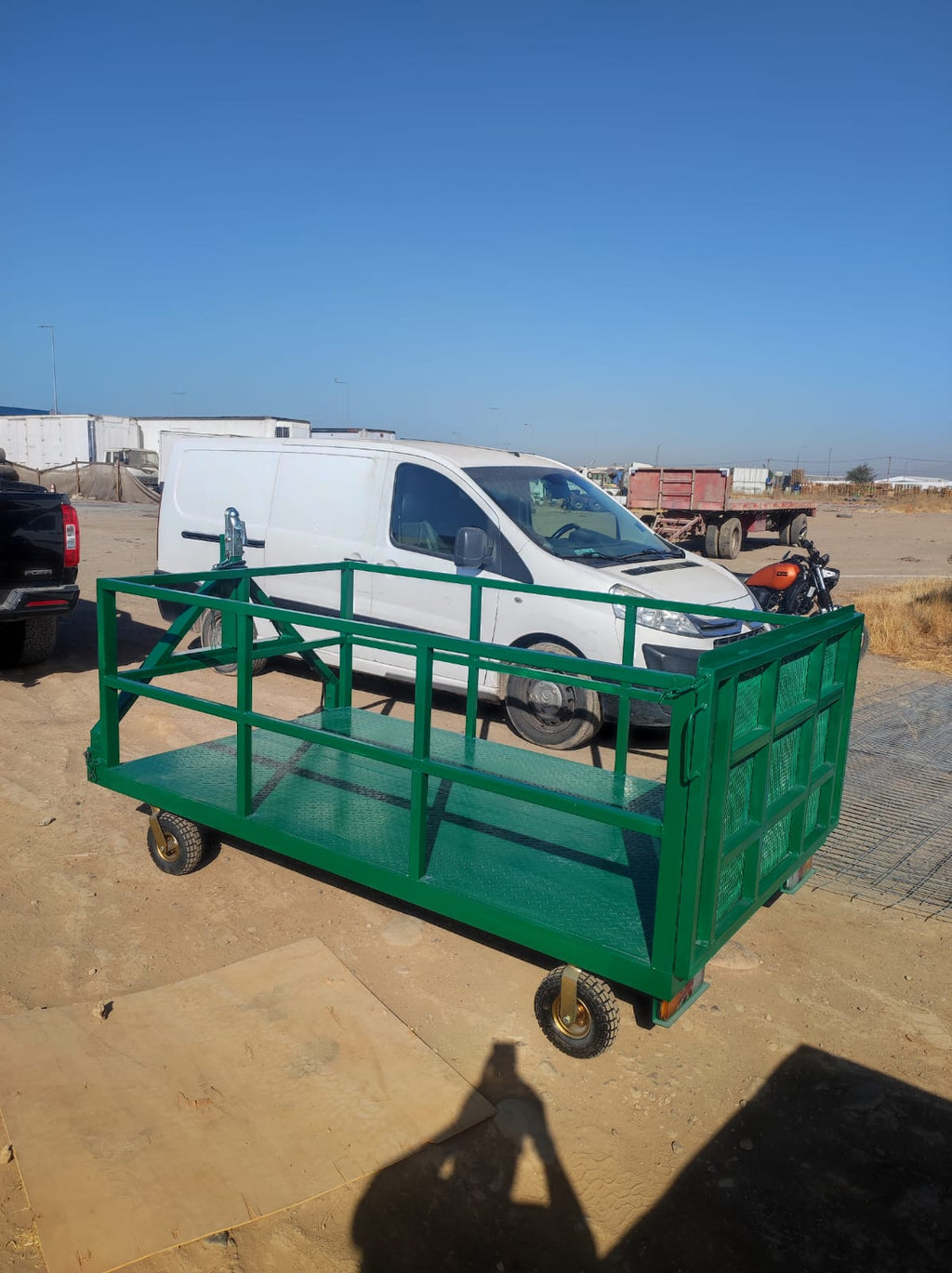 Carro de Arrastre Porta Basureros – Uso Operativo y Logístico