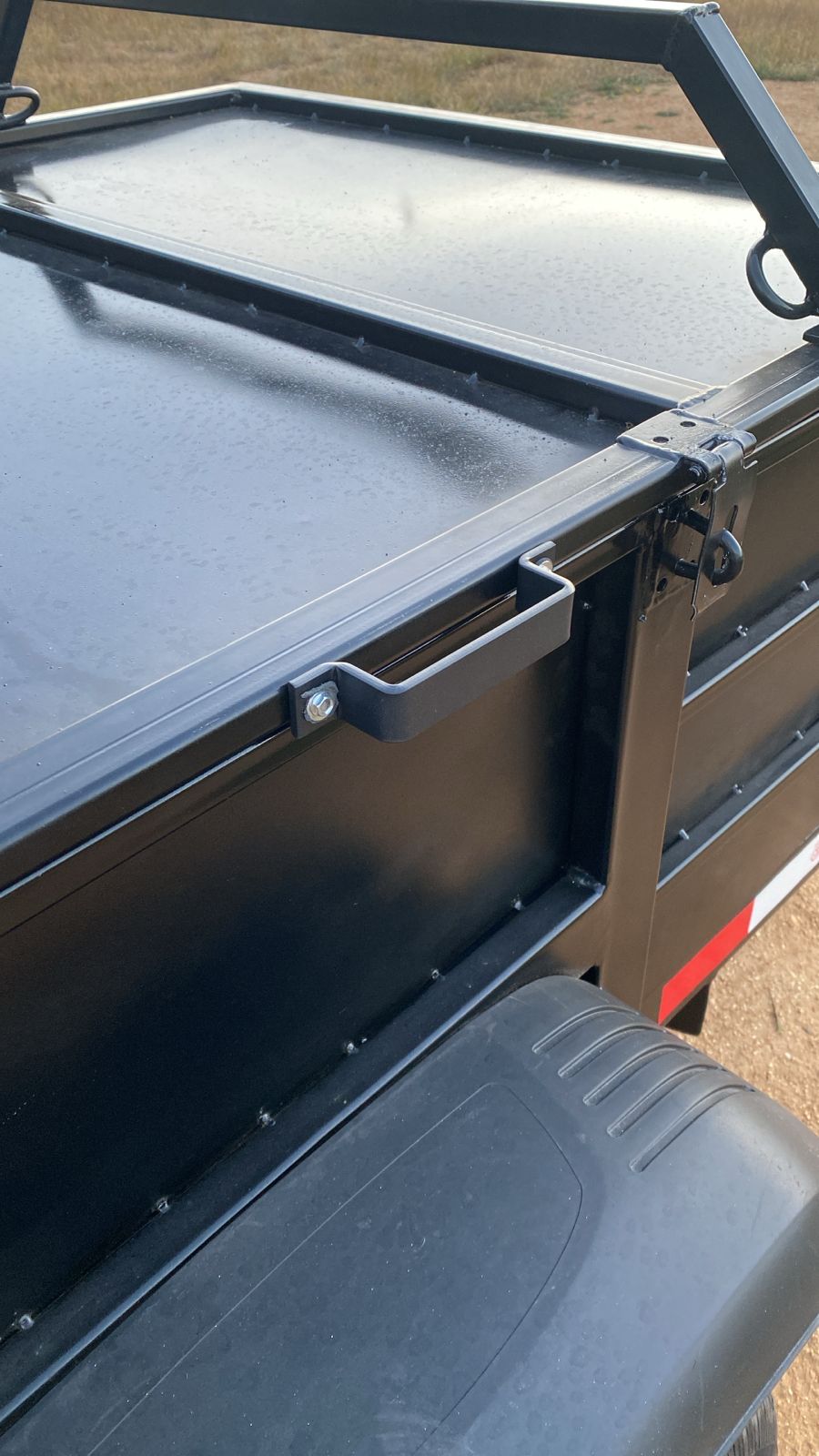 Carro de Arrastre Cerrado Multicarga 650 kg – Uso General