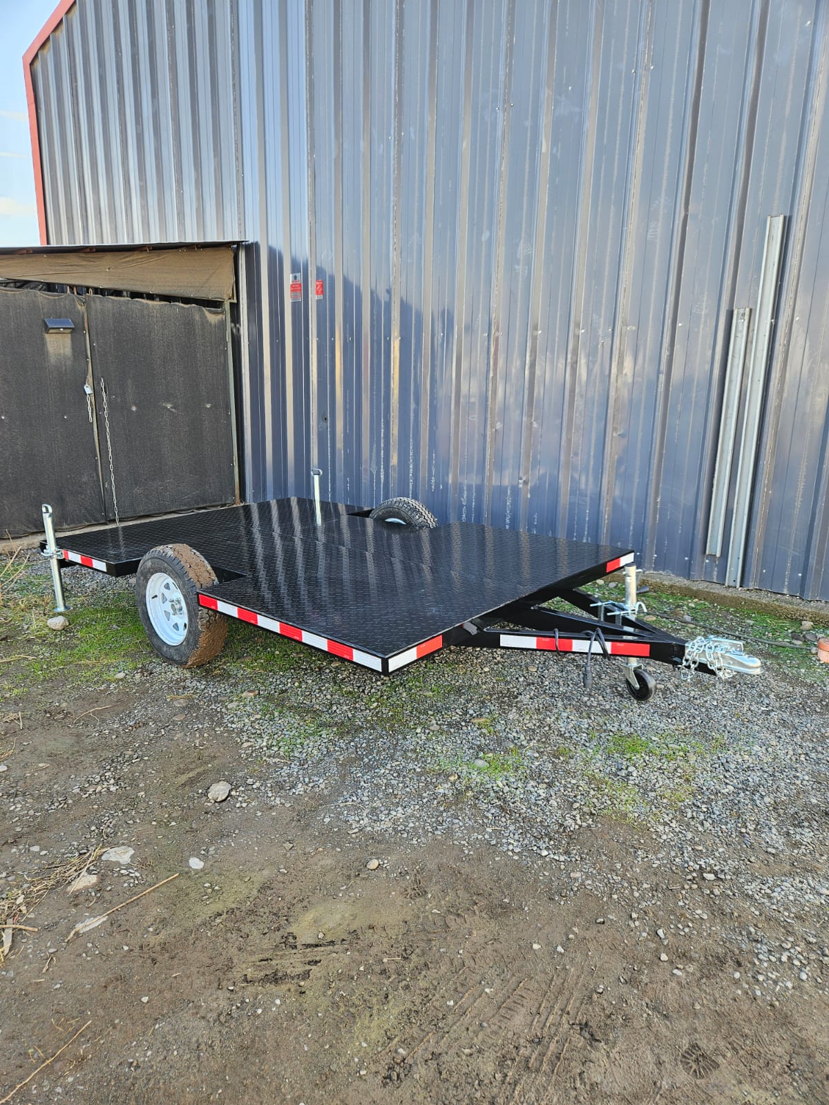 Carro de Arrastre Plano 1.000 kg – Plataforma Metálica 3 × 2 m