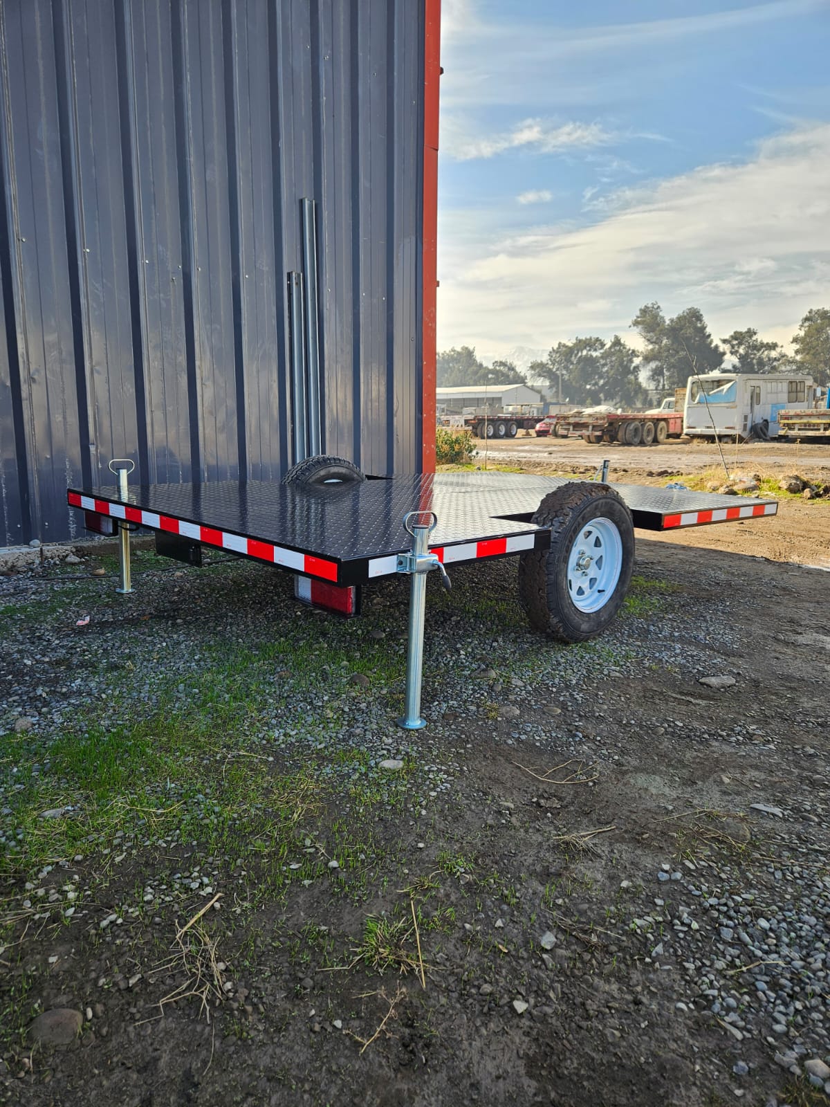 Carro de Arrastre Plano 1.000 kg – Plataforma Metálica 3 × 2 m