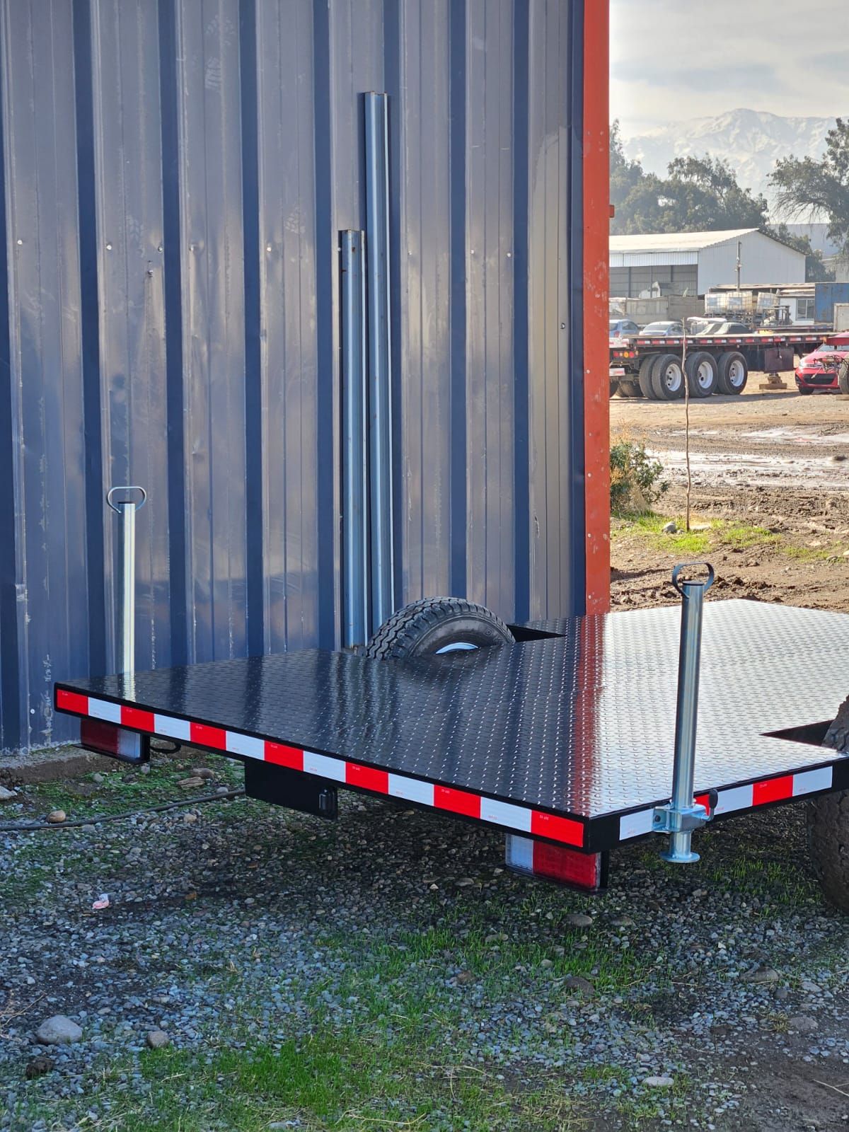 Carro de Arrastre Plano 1.000 kg – Plataforma Metálica 3 × 2 m