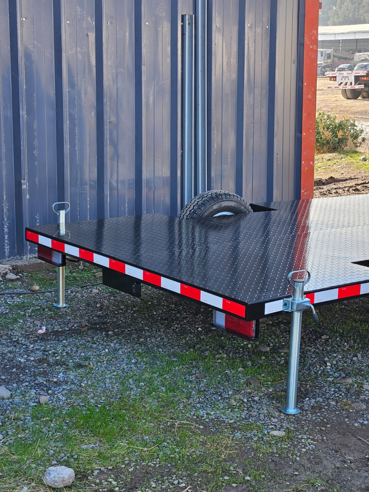 Carro de Arrastre Plano 1.000 kg – Plataforma Metálica 3 × 2 m